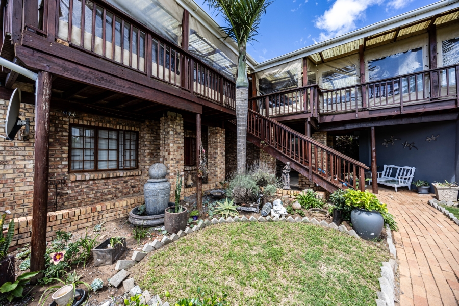 6 Bedroom Property for Sale in Kaysers Beach Eastern Cape